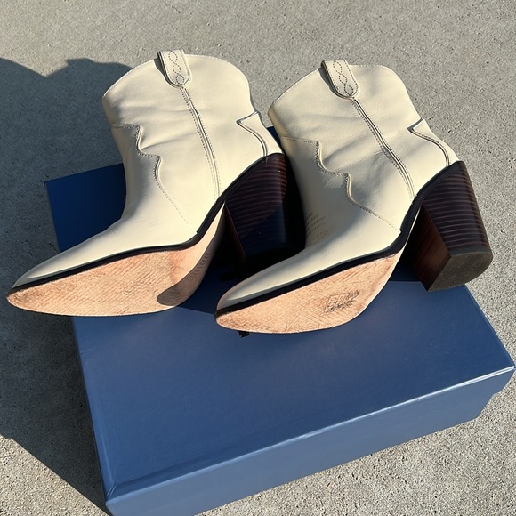 Paige Porter Bootie - Picture 5 of 8